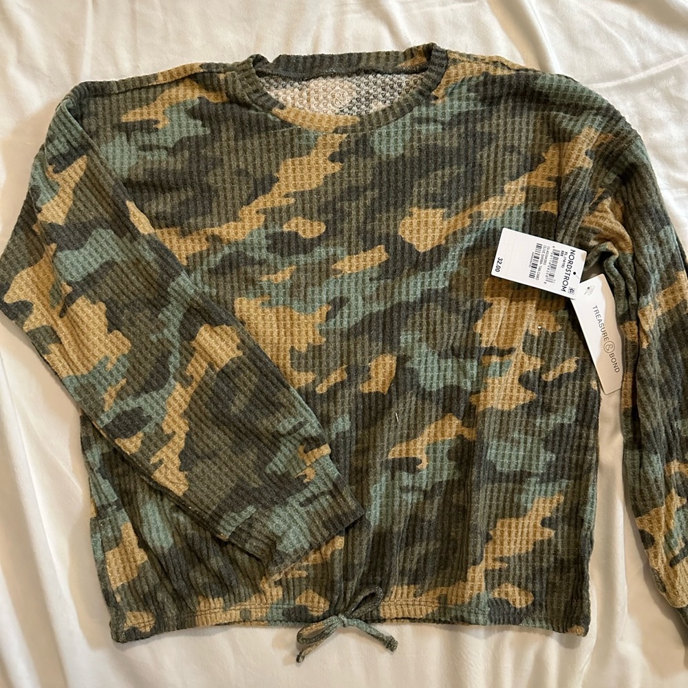Treasure & Bond cozy waffle top. Color: green/tan. Size: XL (14-16)